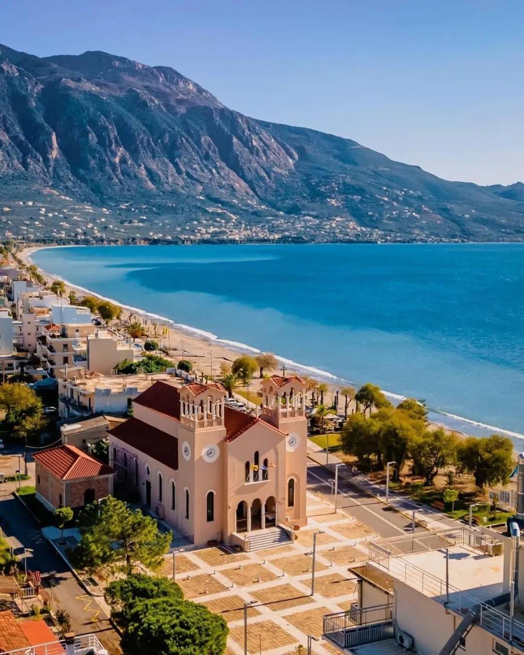Messinian Blue Seaside Villa Kalamata Exterior photo