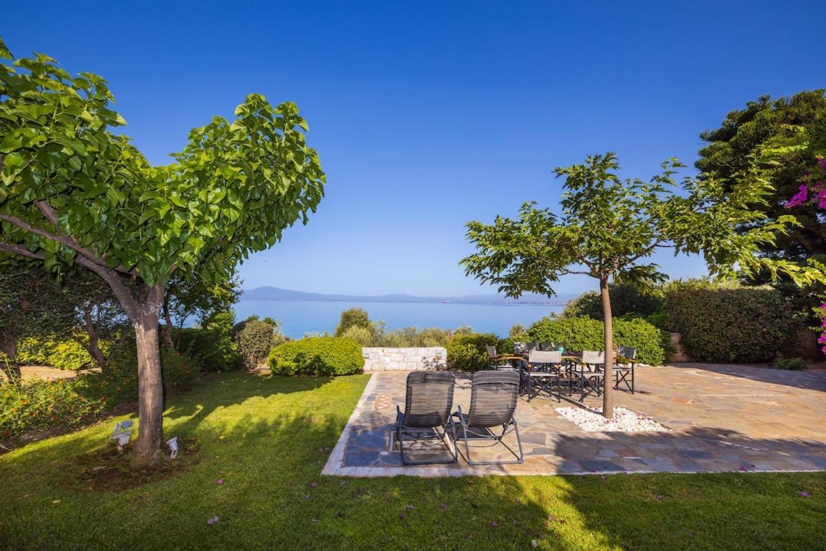 Messinian Blue Seaside Villa Kalamata Exterior photo