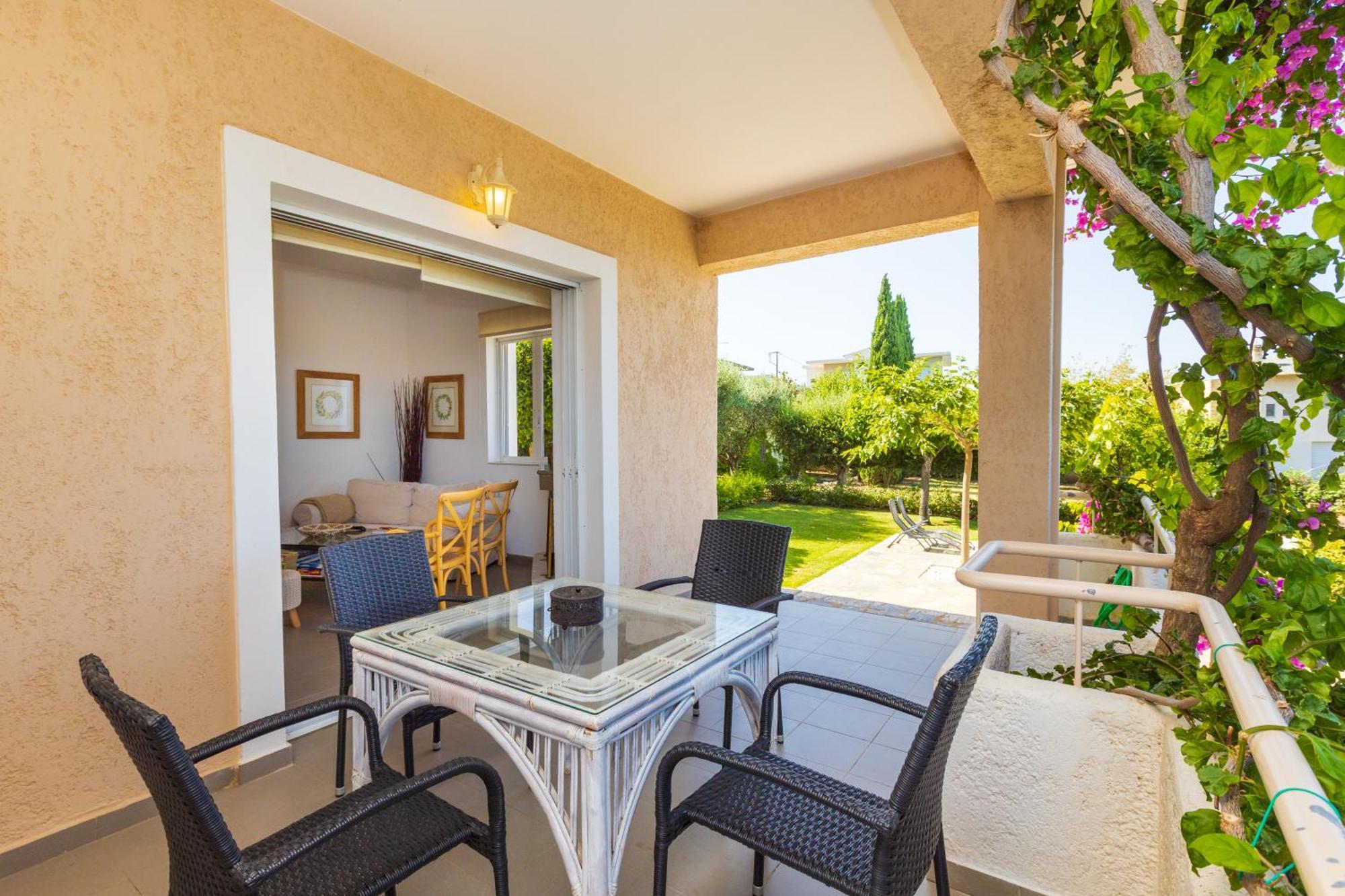Messinian Blue Seaside Villa Kalamata Exterior photo