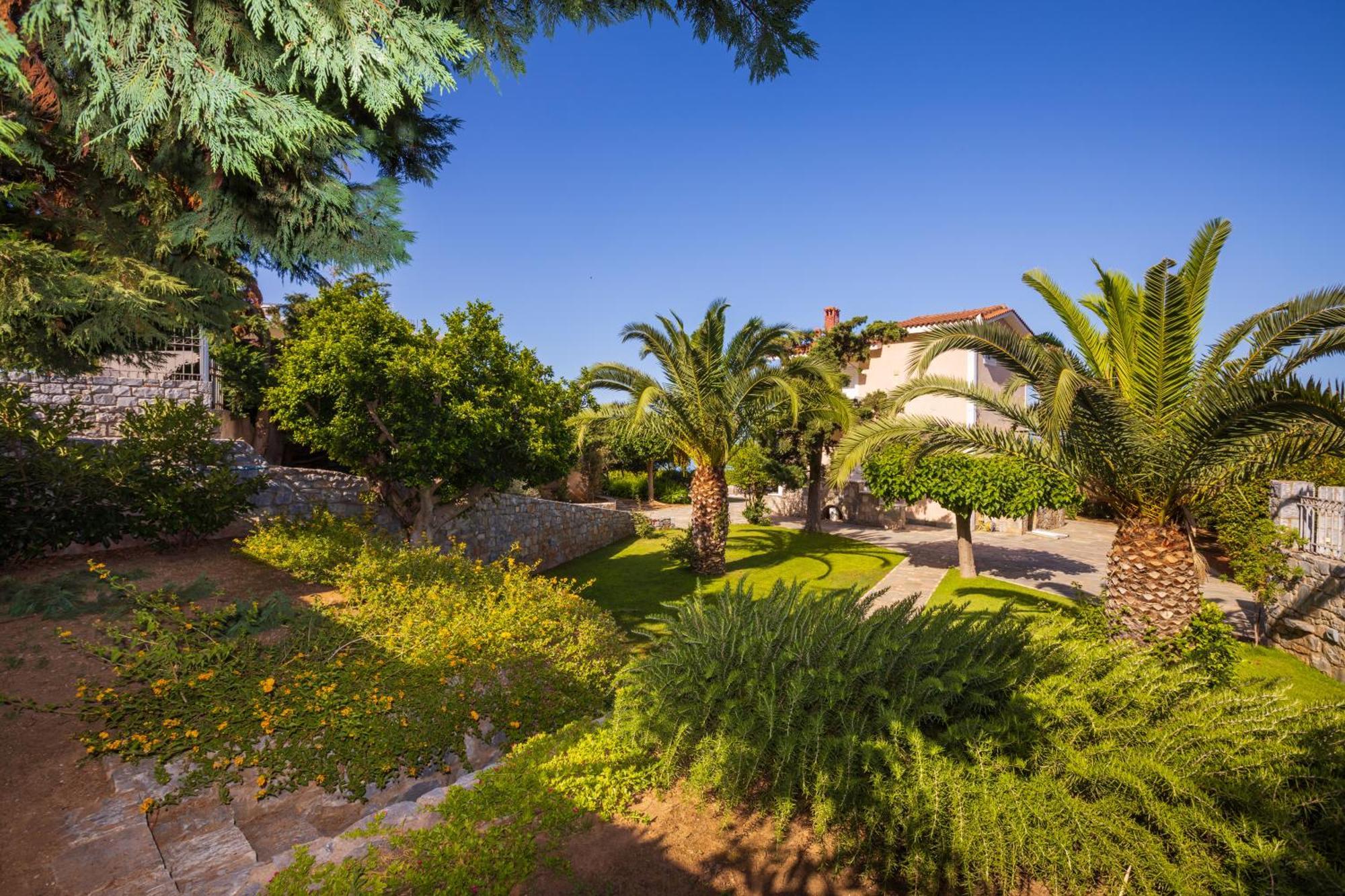 Messinian Blue Seaside Villa Kalamata Exterior photo