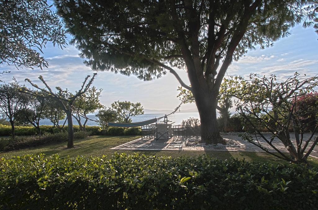 Messinian Blue Seaside Villa Kalamata Exterior photo