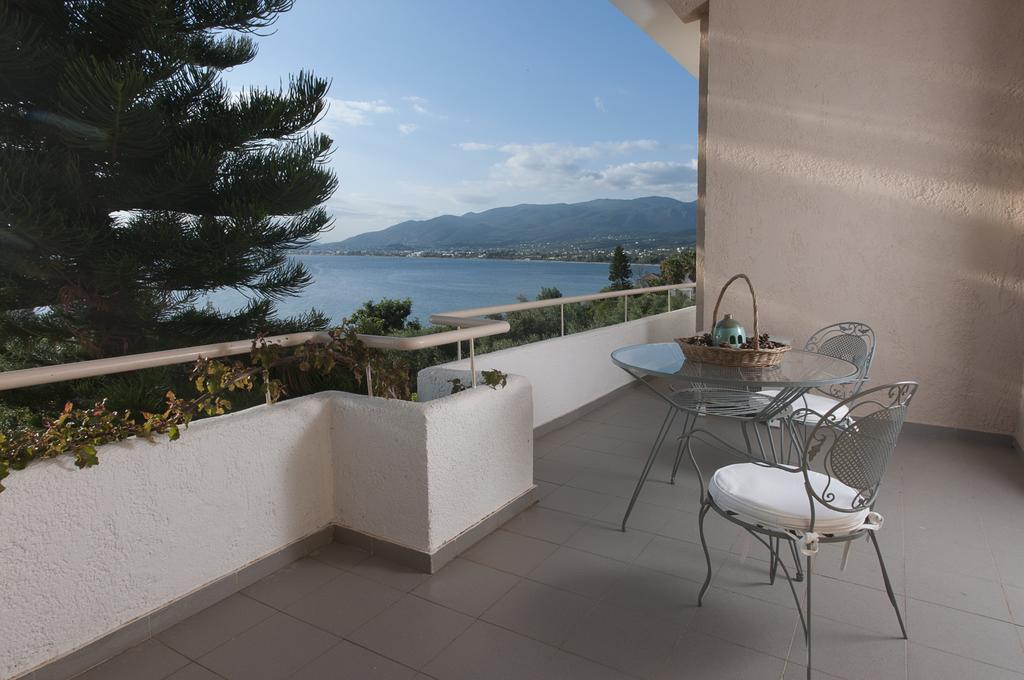 Messinian Blue Seaside Villa Kalamata Exterior photo