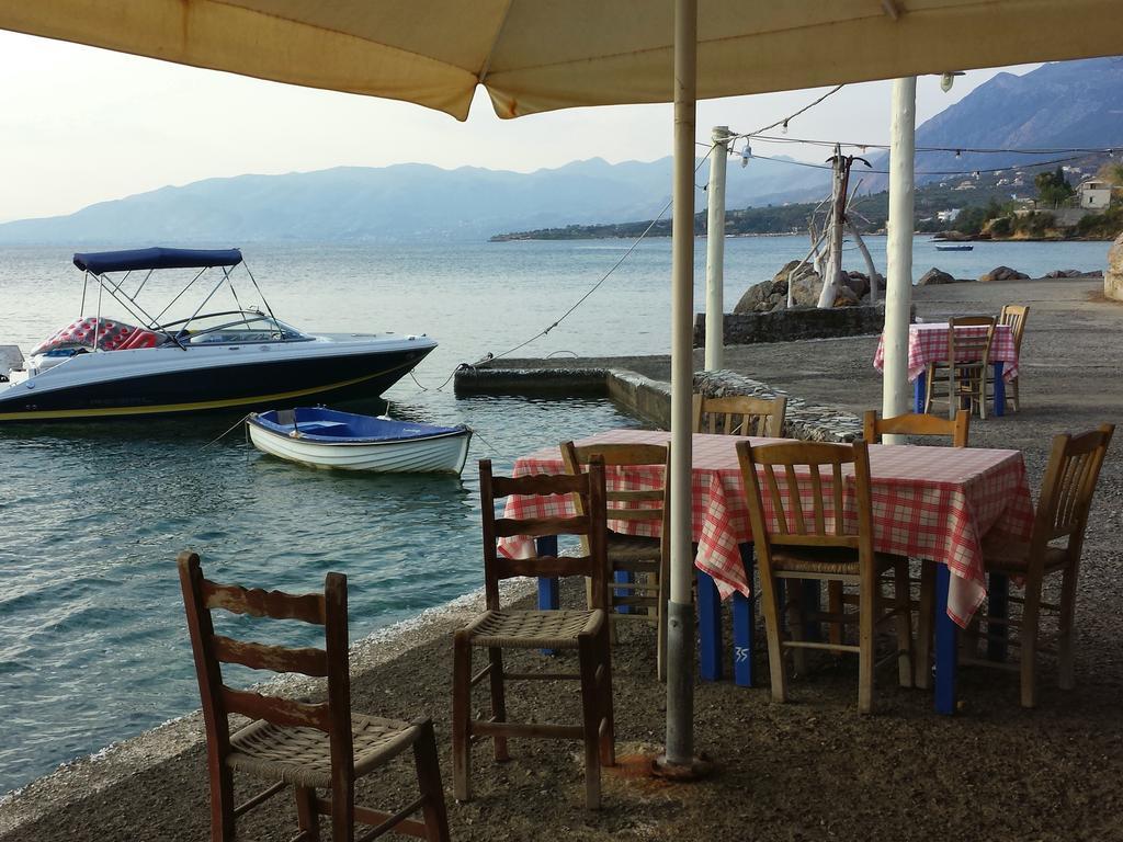 Messinian Blue Seaside Villa Kalamata Exterior photo