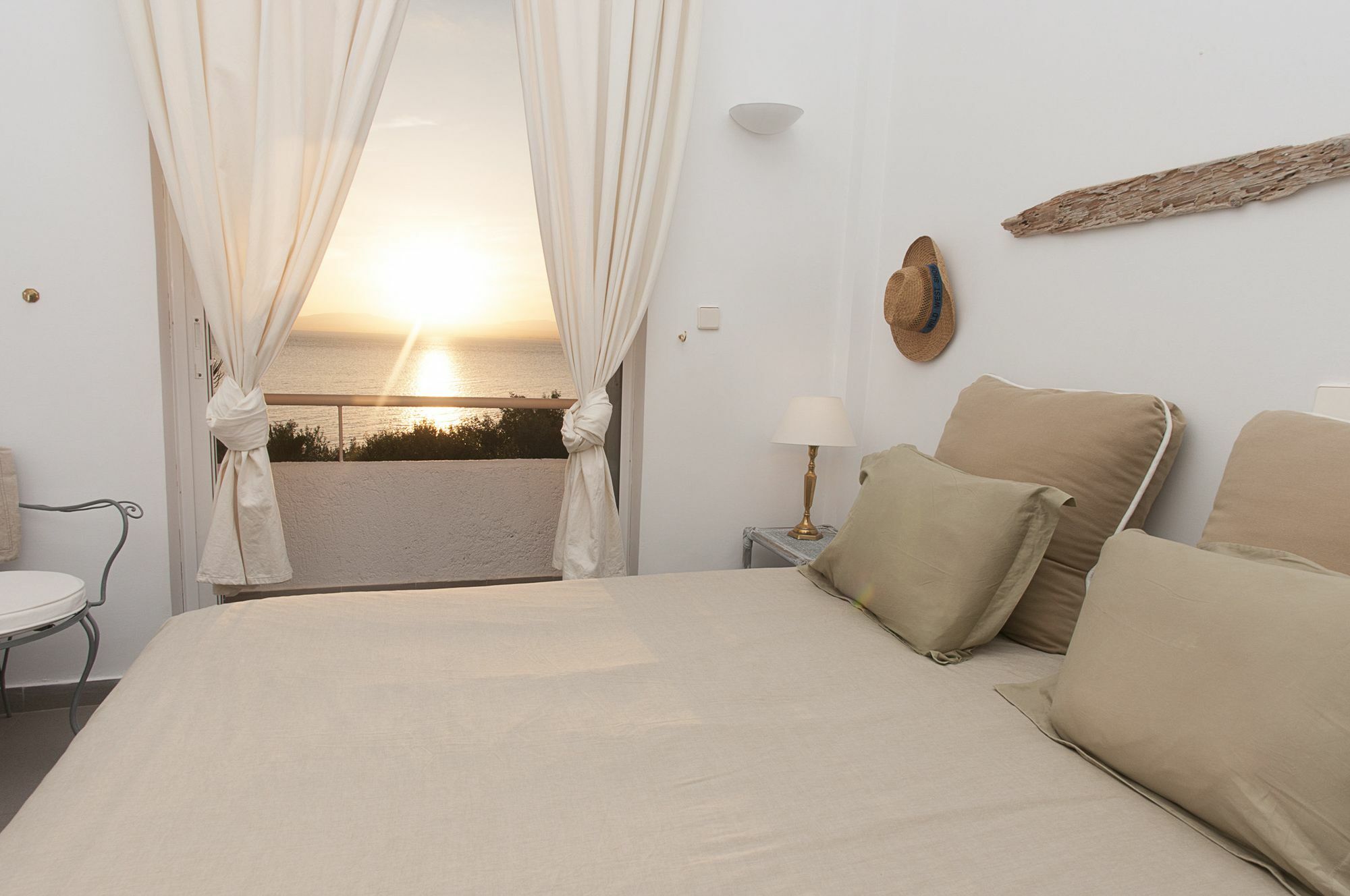 Messinian Blue Seaside Villa Kalamata Exterior photo
